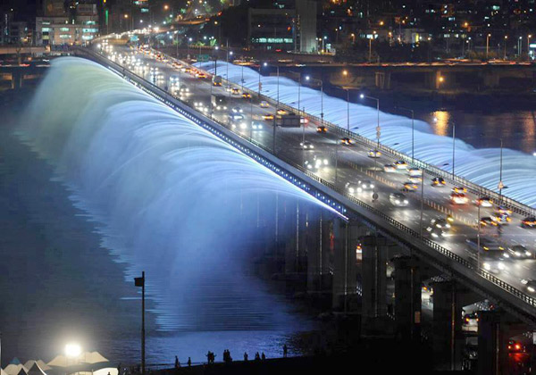 بزرگترین پل فواره ای جهان در سئول