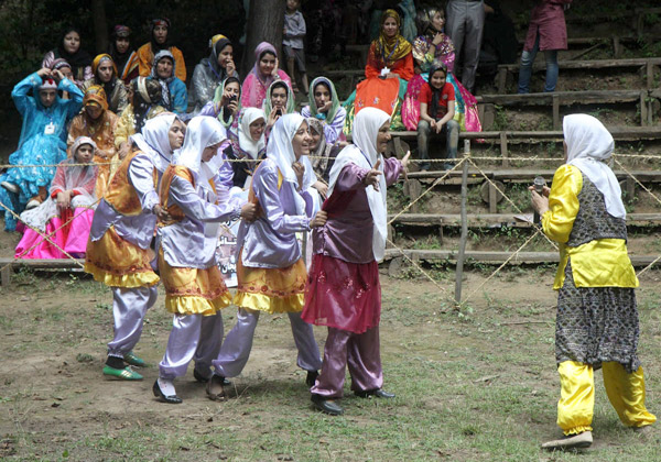 جشنواره ورزشهاي محلي و سنتي بانوان  در رشت