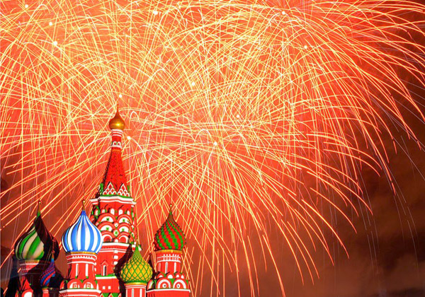 آتش‌بازی برای فستیوالی در روسیه