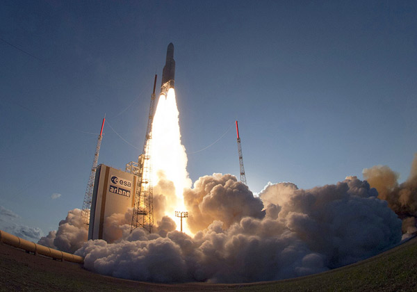پرتاب موشک حامل دو ماهواره مخابراتی از فرانسه