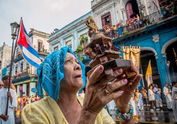 مراسم آیینی حضرت مریم در هاوانا کوبا