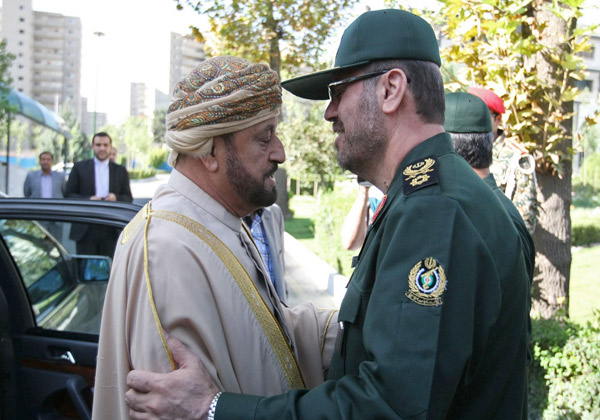 استقبال رسمي از وزير مسئول در امور دفاعي عمان