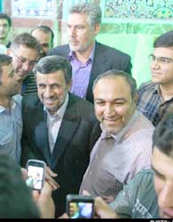احمدی‌نژاد‌: امام‌زمان تاچهارسال‌دیگر می‌آید