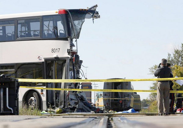 تصادف قطار با یک اتوبوس در اوتاوا کانادا