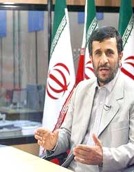 رکورد تاریخی احمدی‌نژاد در چاپ اسکناس