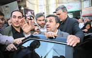 احمدی‌نژاد به خبرنگاران: سد معبر نکنید