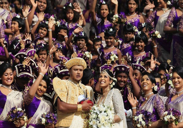 رکورد جهانی بیشترین ساقدوش عروس در یک عروسی در سريلانكا