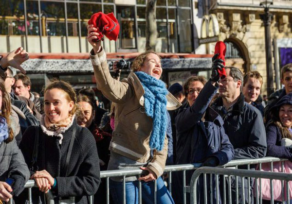 جشن پایان جنگ اول جهانی در مقابل کاخ الیزه در پاریس