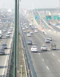 ترافیک اشباع در آزاد راه تهران - کرج