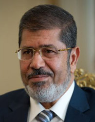 جلسه دادگاه محمد مرسي به تعويق افتاد