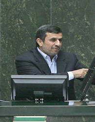 مجلسیان نبايد احمدی‌نژاد را از یاد ببرند