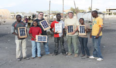 رایانه​های خورشیدی برای دانش​آموزان آفریقا