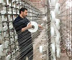 یک متر پارچه چینی، بیکاری یک کارگر ایرانی