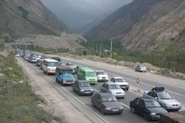 ترافیک سنگين همچنان در جاده​های تهران
