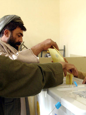افغانستان در تب و تاب انتخابات فردا
