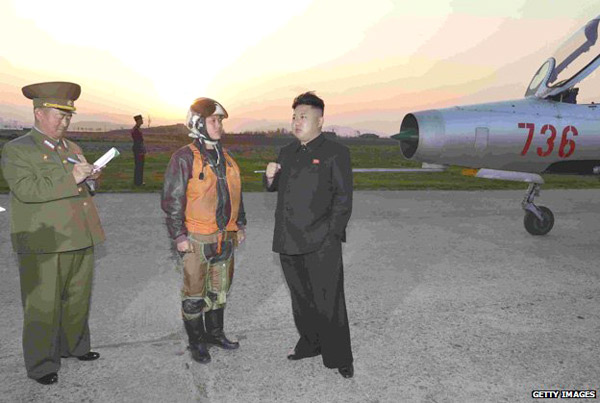 بازدید کیم جونگ اون از یک مرکز آموزش خلبانی