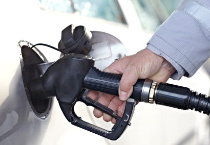 واردات بنزین تا پایان امسال ادامه دارد