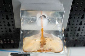 قهوه‌ساز برای اولین قهوه‌نوشی در فضا