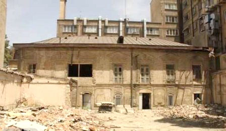 ویرانی خانه پدر معنوی خلیج فارس