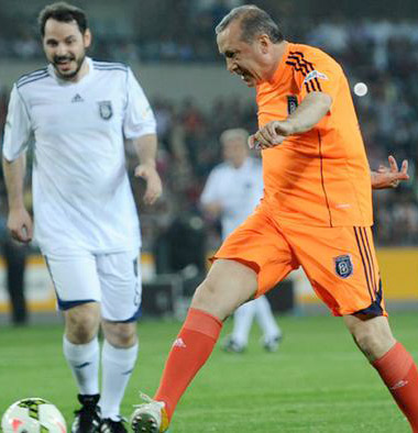 هت‌تریک اردوغان در مسابقه دوستانه فوتبال