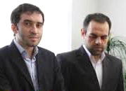 علي غزالی و فواد صادقي (راست) مديران سايت‌هاي منتقد «آينده» و «بازتاب امروز» كه پس از مدتي فيلتر و مدتي بازداشت شدند.