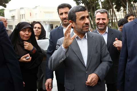 دعا می‌کنم که احمدی‌نژاد هرگز برنگردد!