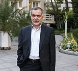 حسين فريدون از حميد رسایی شکایت کرد