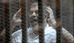 مرسی و 200 اخوانی در دادگاه نظامی مصر
