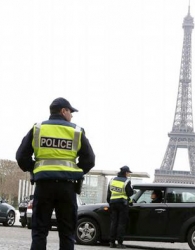 پلیس فرانسه در جست‌وجوی هدایت‌کنندگان پهپادهای مشکوک