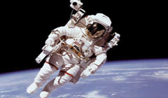 پیشرفته‌ترین لباس فضانوردی جهان / عکس