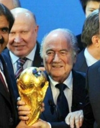 احتمال گرفتن میزبانی جام جهانی از قطر و روسیه
