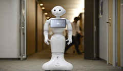پپر؛ نخستین ربات احساساتی جهان!/عکس