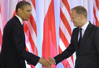 هديه جالب نخست‌وزير لهستان به اوباما