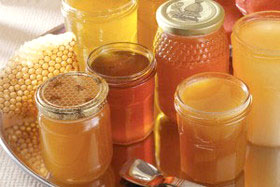 قیمت هر کیلو عسل طبیعی ،عسل با موم نخرید