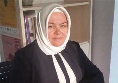 اولین زن محجبه‌ای که وزیر دولت ترکیه شد
