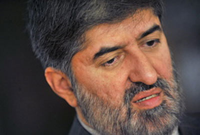 علی مطهری: دست دادن با اوباما‌ دلیل نفوذ آمریکا در ایران‌ نیست