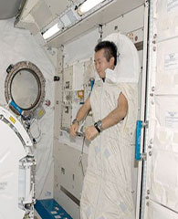 فضانوردان از بیخوابی در فضا رنج می‌برند