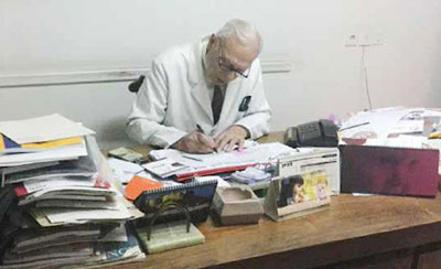 نوه دکتر مصدق، پیرترین پزشک ایران