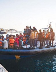 ۳۰۰هزار پناهجوی آفریقایی در راه اروپا