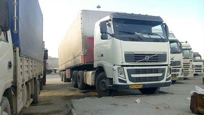 ۴۰۰ کامیون ترک منتظر ورود به ایران
