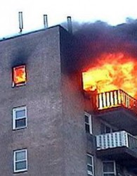 آتش در ساختمان مسکونی 8 طبقه