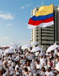 مردم در انتظار توافق صلح کلمبیا