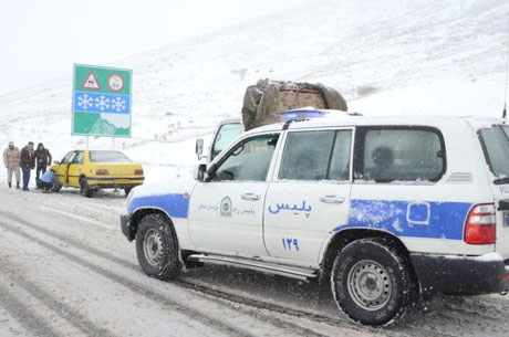 برف و باران در جاده‌های 10 استان
