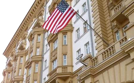 حمله به اقامتگاه سفیر آمریکا در مسکو