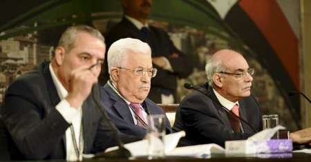 محمود عباس رئیس جنبش فتح ماند