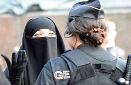 مرکل خواستار ممنوعیت برقع در آلمان شد