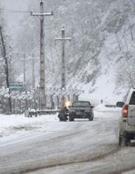 برف و باران در جاده‌های ۸ استان