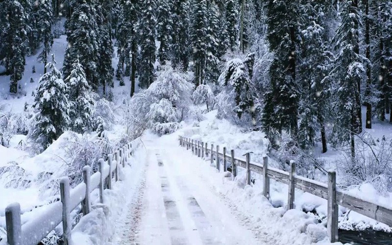 بارش برف در جاده های 6 استان