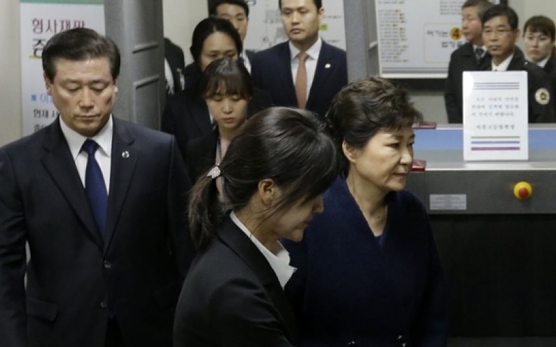 رئیس‌جمهور برکنار شده کره‌جنوبی بازداشت شد