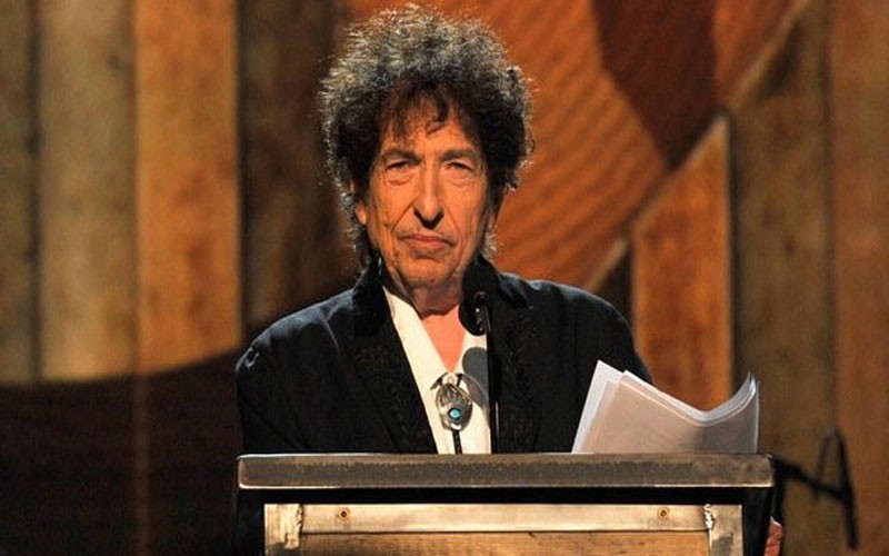 باب دیلن سخنرانی‌اش را کپی کرده بود؟